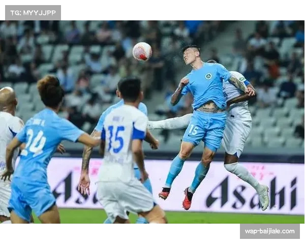 于睿高空球争顶成功率不高 新鹏城中卫体能下滑被提前换下